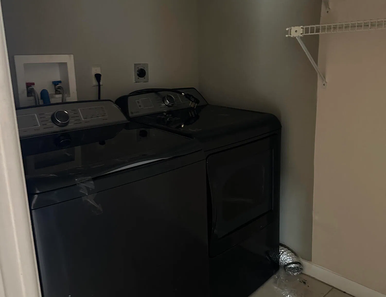 8020 Hampton Blvd — Photo 2