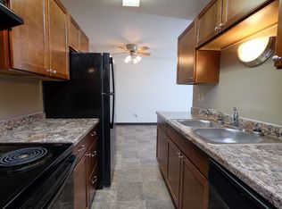 Carlton Place, Fargo, ND 58103
