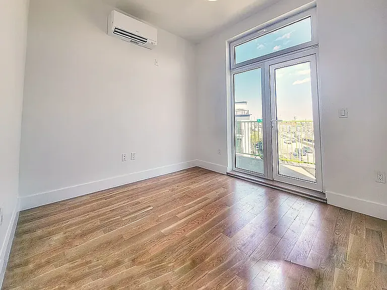 391 Meeker Ave #2D — Photo 7