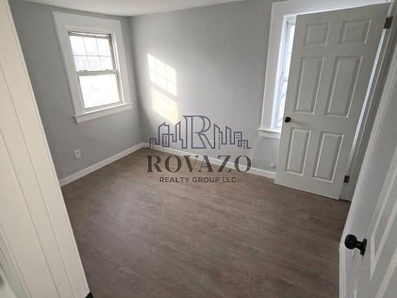 5th image of 144-145 Vermont Ave #3