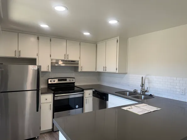 3380 Bullock Ln APT E, San Luis Obispo, CA 93401