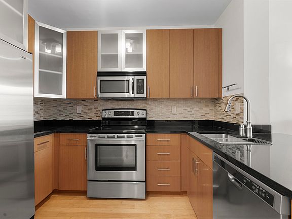 2nd image of 24 Avenue At Port Imperial APT 404