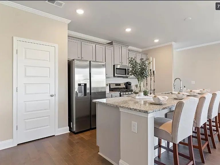 1905 Manor Pointe Dr — Photo 5