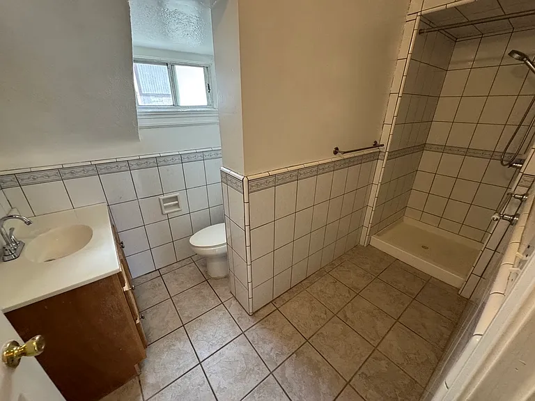 1124 W 37th Pl #1124 — Photo 11