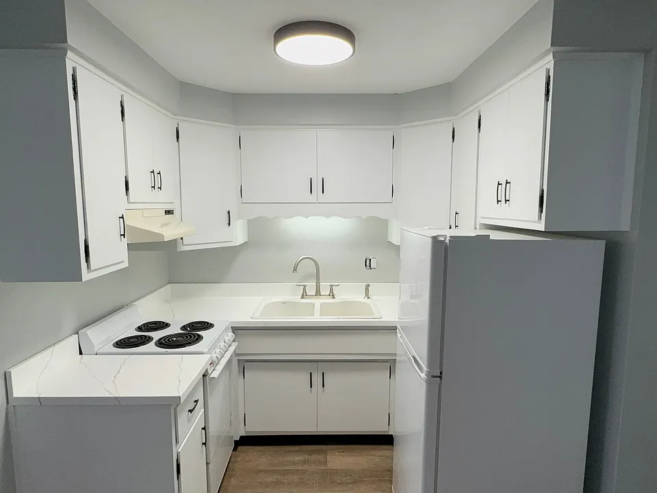 706 Lincoln Ave #1