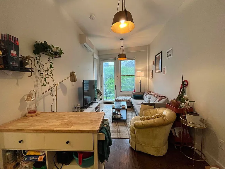 1009 Willoughby Ave #3A — Photo 3