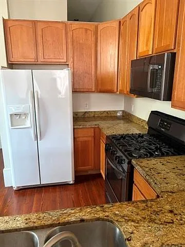 2 bed, 2.0 bath, 1050 sqft, $1,700 — Photo 4