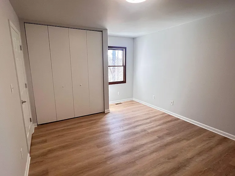 5475 Jamestown Ct — Photo 11