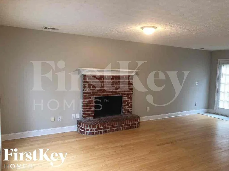 1813 Alcovy Springs Ln — Photo 2