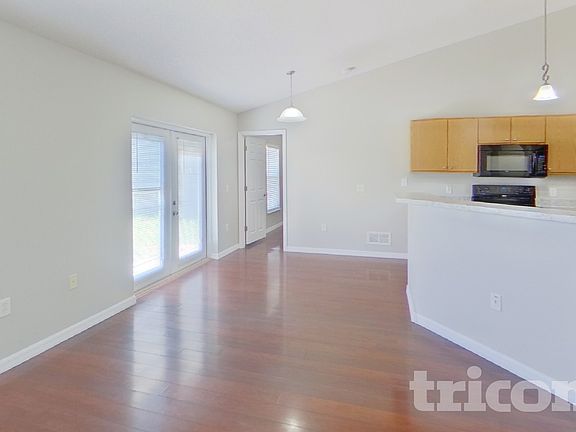 5th image of 970 Cambridge Ct