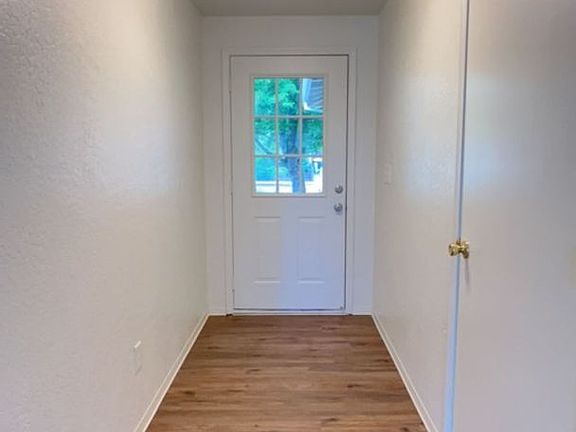 3rd image of 1818 Arlington Dr