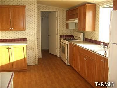 2nd image of 5767 S Vine Ave