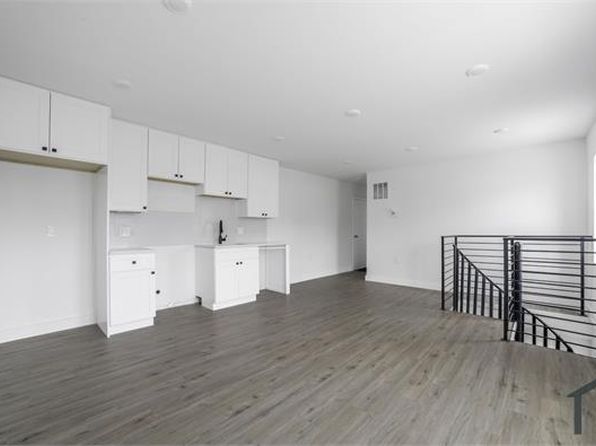 324 61st St NE #7