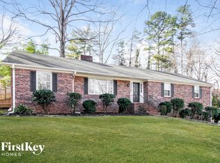 810 Chartwell Cir, Winston Salem, NC 27106