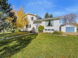 210 S 2nd Ave SE, High River, AB T1V 1G6