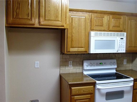 5th image of 618 N Cherry St