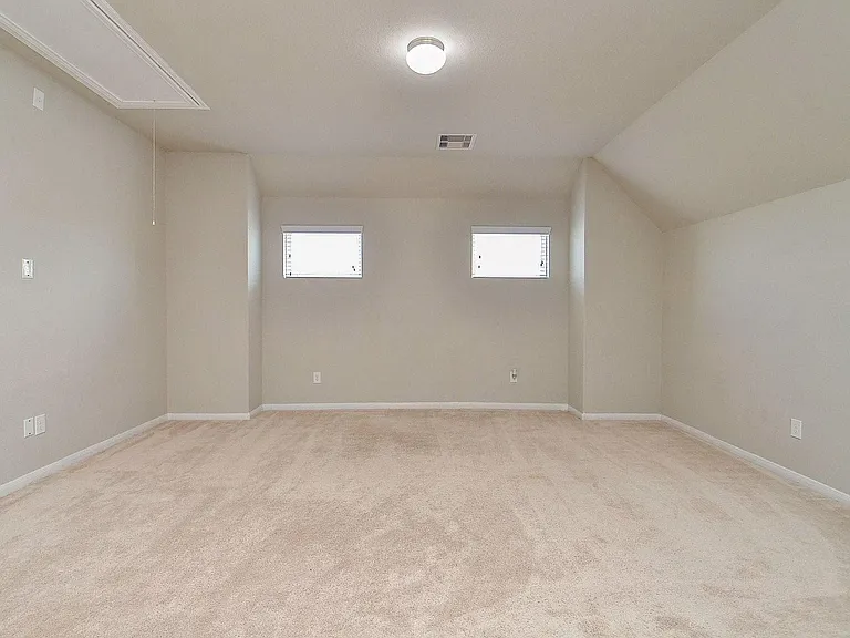 5443 Grand View Dr — Photo 13