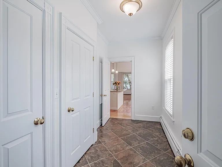 Entryway/Office space