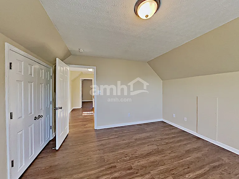 403 Woodlands Dr — Photo 13