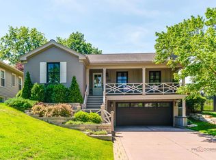 235 Coolidge Ave, Barrington, IL 60010