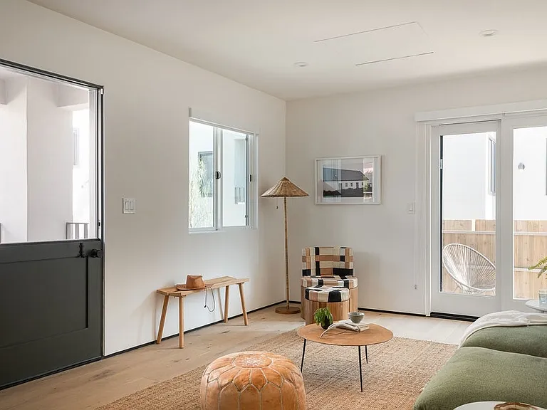 2018 1/2 Vista Del Mar Ave — Photo 2
