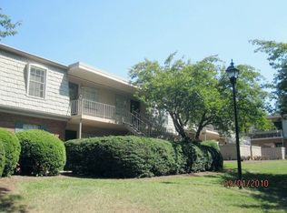 3826 J Country Club Rd, Winston Salem, NC 27104