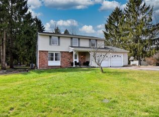 12395 Country Oaks Trl, Chardon, OH