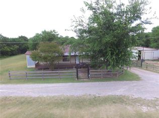 211 N Shaw St, Tom Bean, TX 75491