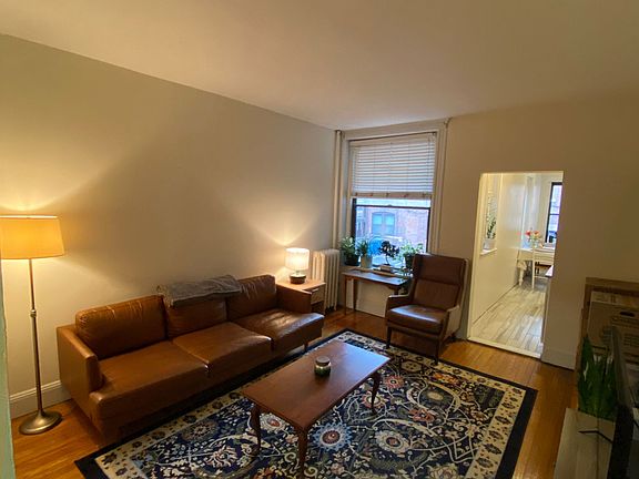 5th image of 46 Orkney Rd APT 2