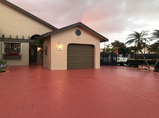 15453 SW 71st St, Miami, FL 33193