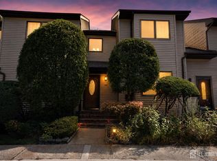 38 Ventura Ct, Old Bridge, NJ 08857