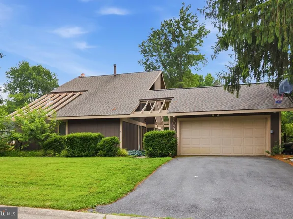 10725 Wayridge Dr, Montgomery Village, MD 20886