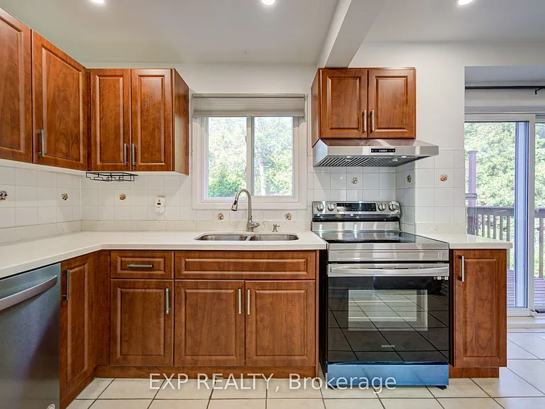 82 Muirlands Dr — Photo 10