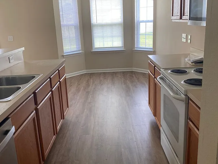 2525 Whetstone Ln — Photo 8