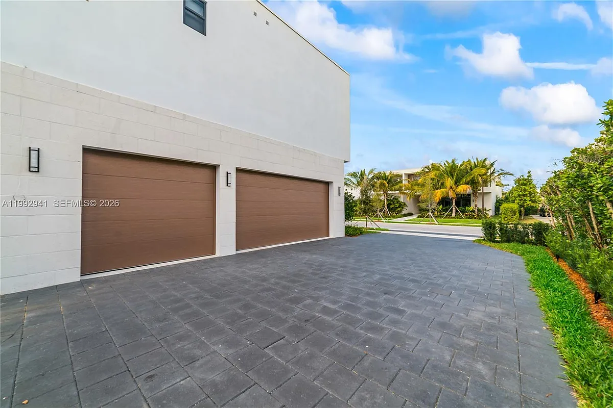 Building Photo - 16680 Botaniko Dr N #16680