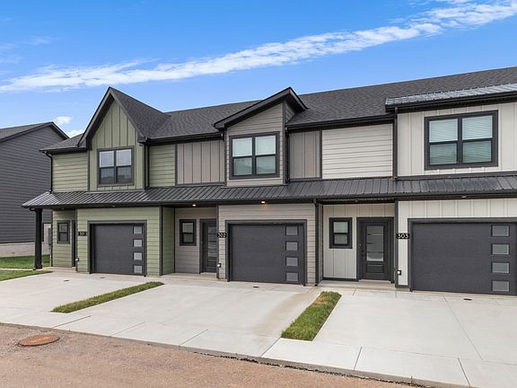 3rd image of 301 Jonathan Wade Cir