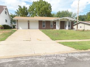 1375 Seminole Ln, Florissant, MO 63033