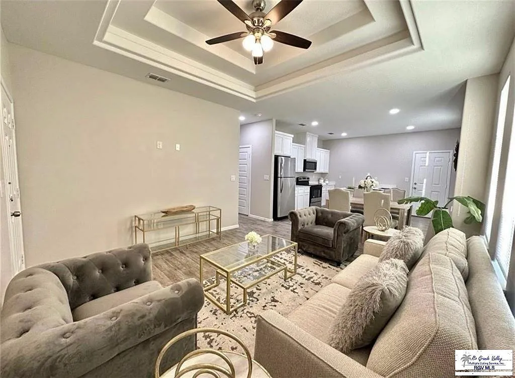 2 bed, 2.0 bath, 864 sqft, $1,100 — Photo 3