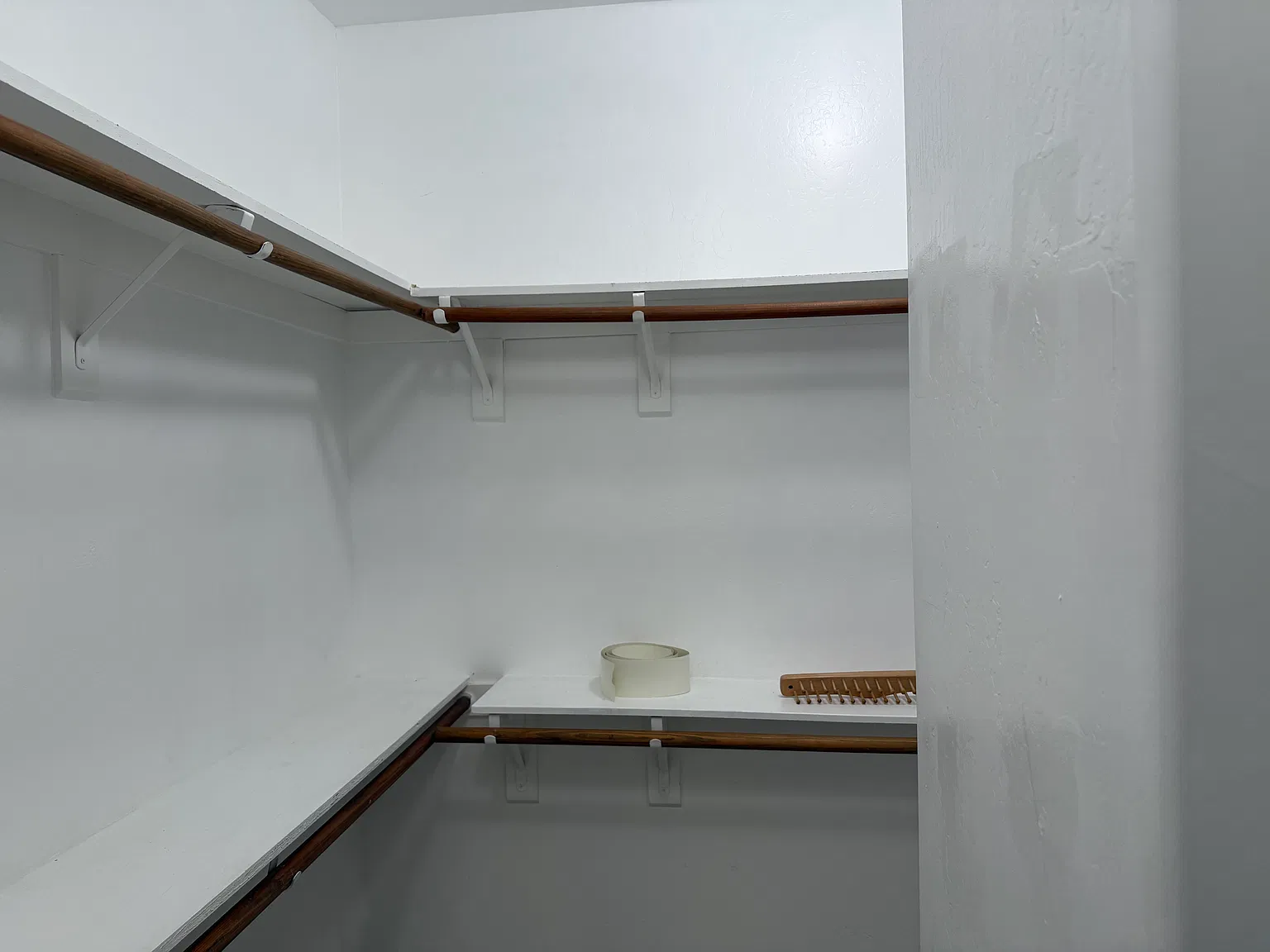 4 bed, 1956 sqft, $2,950 — Photo 1