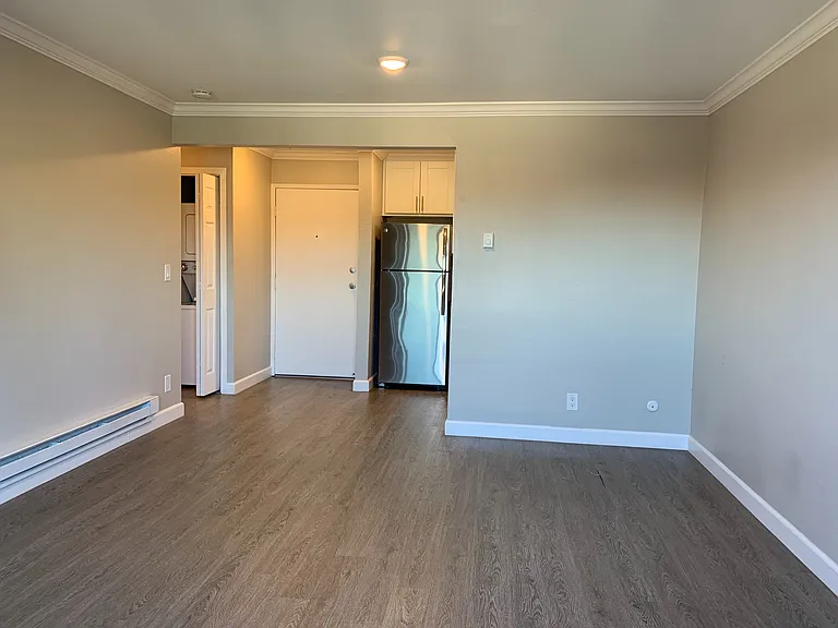 70 Lodato Ave — Photo 8