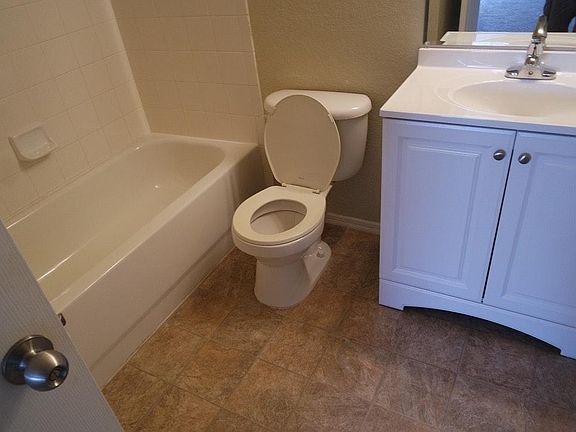 3rd image of 36320 Stonewood Ln Unit 204