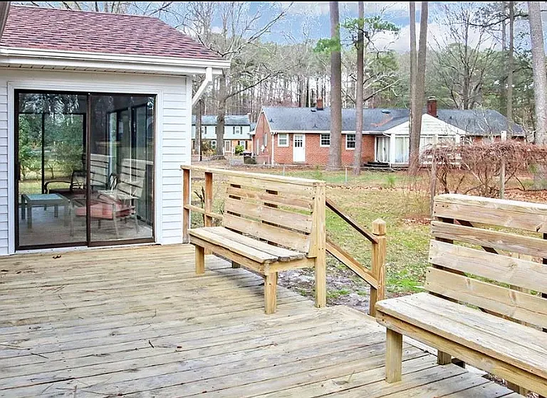 205 Woodford Dr — Photo 22