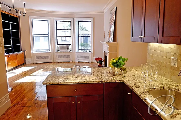 Rented by Bellmarc Realty | media 20