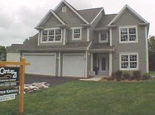 385 Saint Charles Rd, Glen Ellyn, IL 60137