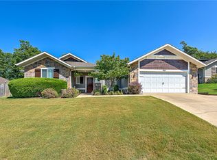 906 Ravine St, Cave Springs, AR 72718