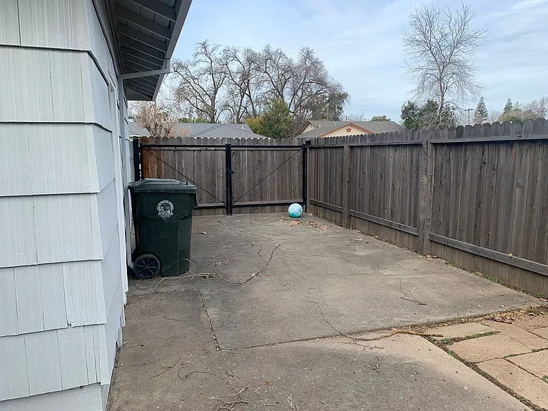 10528 Dolecetto Dr — Photo 44