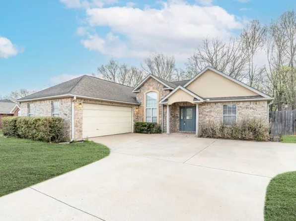 400 Old Forge Dr, Bentonville, AR 72712