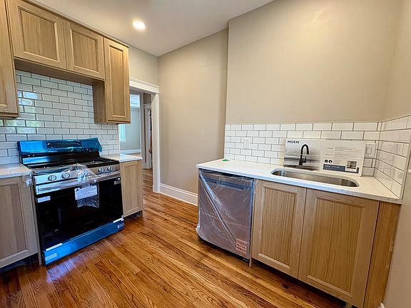 2nd image of 5 Colliston Rd APT 7