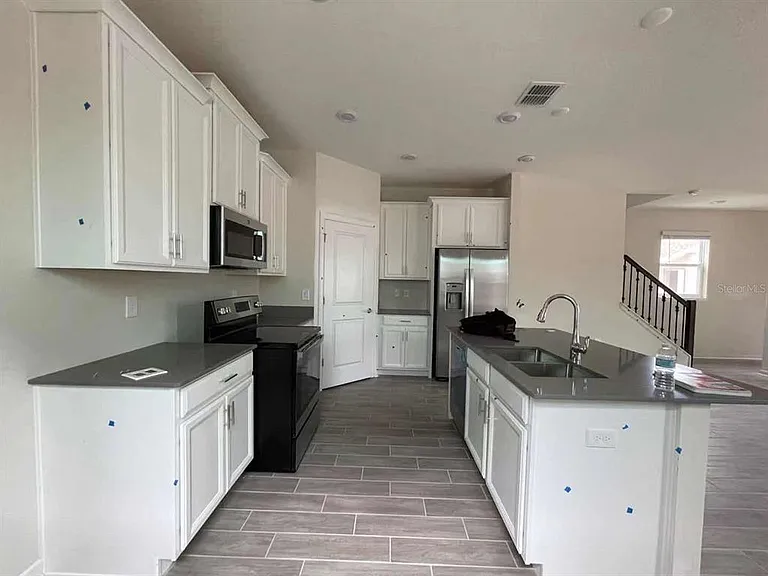 17051 Quicksilver Ave — Photo 5