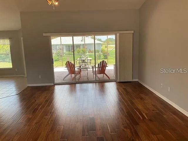 4921 NW 33rd Ln — Photo 5